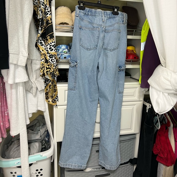 Size: Small - Picture 1 of 2